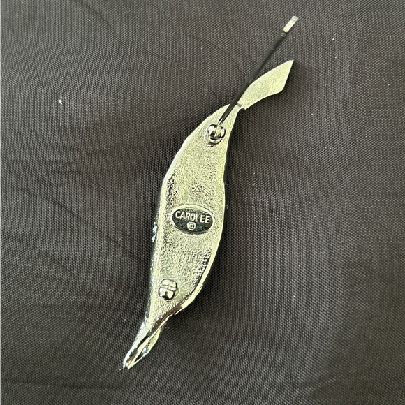 Vintage Carolee Leaf Brooch: Blue Crystal Silvertone Pin - Picture 6 of 11